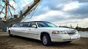 Limousine Service Poznan | Lincoln Town Car 185